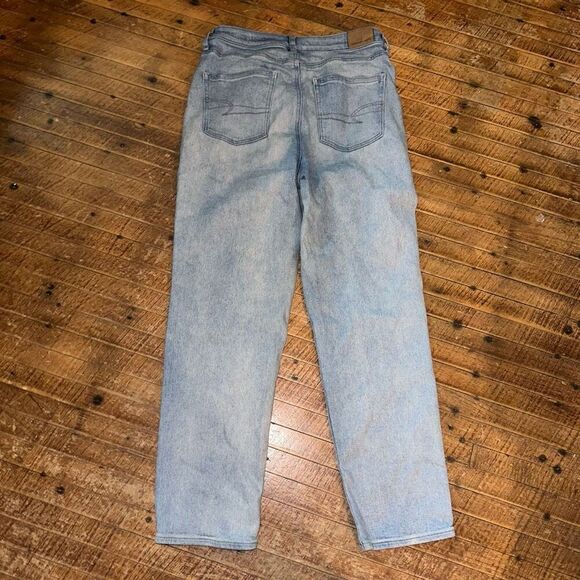 American Eagle light wash distressed relaxed mom jeans - Picture 3 of 3